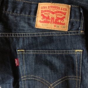 Levi 513 size 34 x 32 slim straight stretch